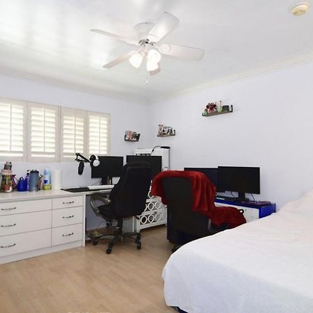 Collinswood Room With Private Bathroom In Shared Apartment Los Angeles Exterior photo